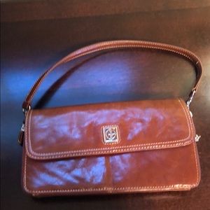 Giani Bernini soft leather handbag-magnetic clasp